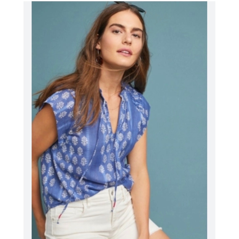 Anthropologie Maeve Dali embroidered Cap Sleeve Blouse Blue White Metallic  sm